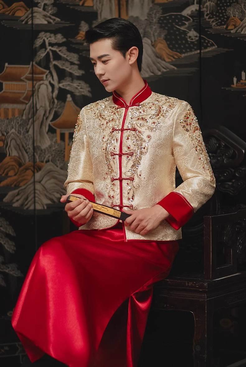 Chinese groom outfit