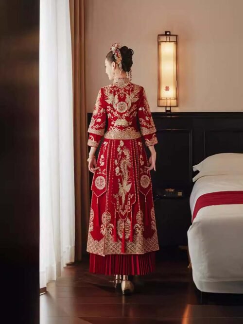 Red Embroidered Chinese traditional dress wedding xiuhe qunkwa - Image 4