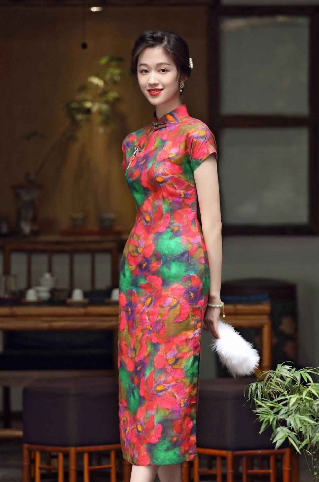 Chinese cheongsam dress