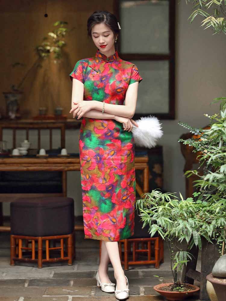 Chinese traditional clothing cheongsam 2