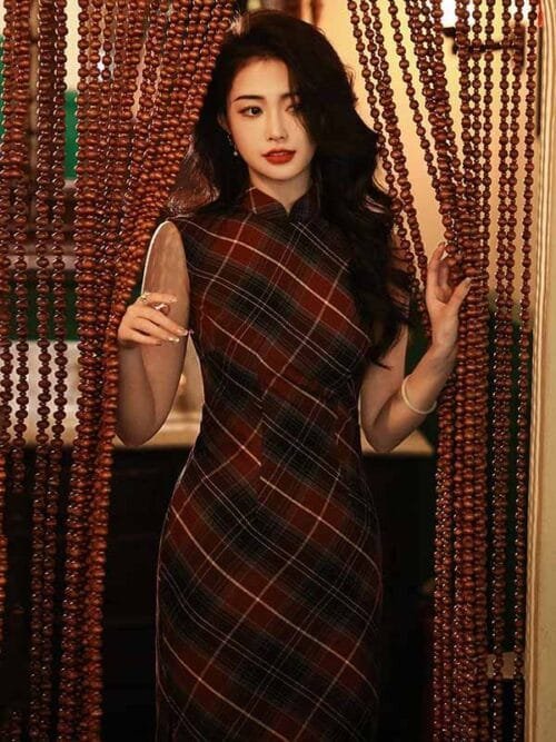 Red traditional Chinese dress qipao grid pattern - Image 4