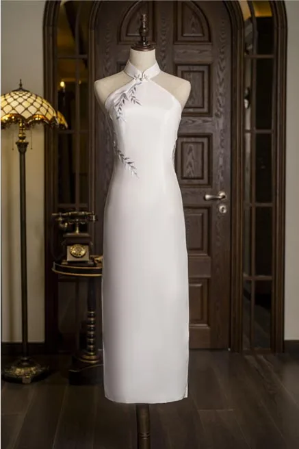 Halter neck design qipao Halter neck design qipao