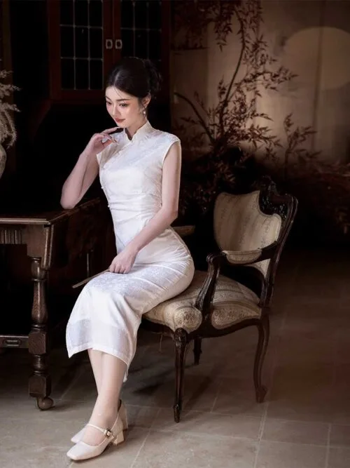 Chinese white Qipao wedding dress - Image 5