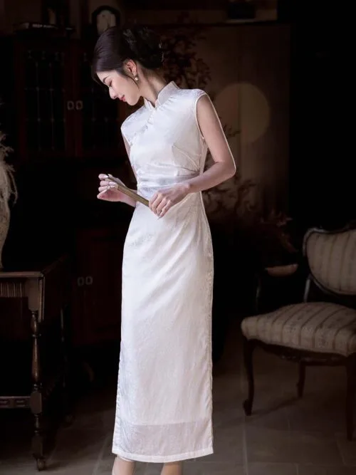 Chinese white Qipao wedding dress - Image 4