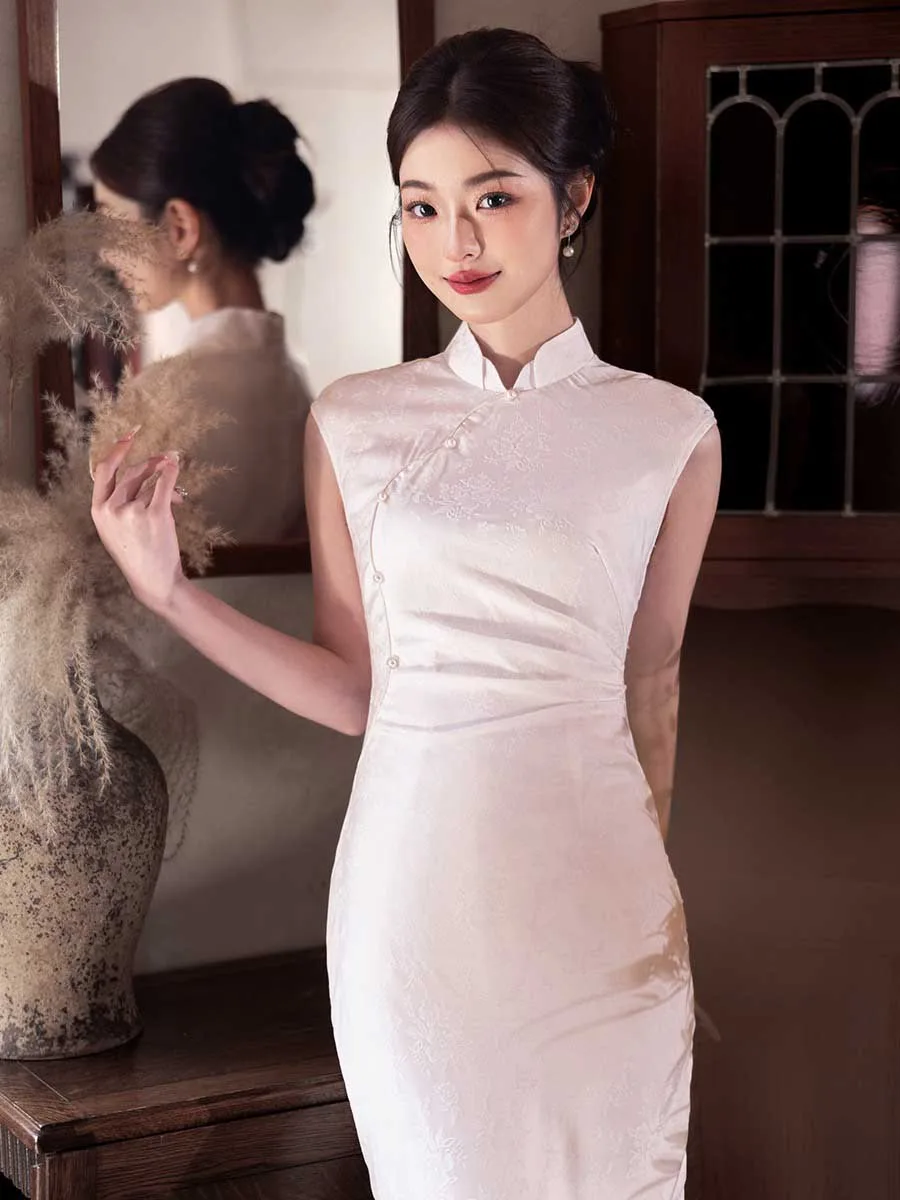 white Chinese dress for wedding