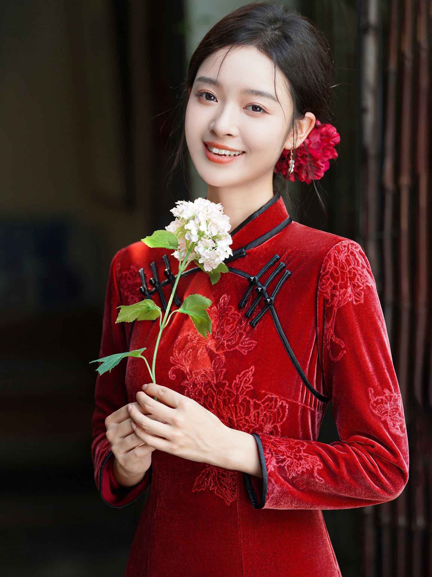 long sleeve wedding qipao dress