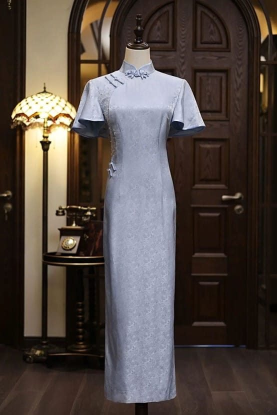 Cheongsam low side slit Cheongsam low side slit