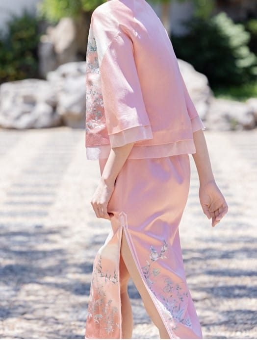Cheongsam side slit 1 Cheongsam side slit 1
